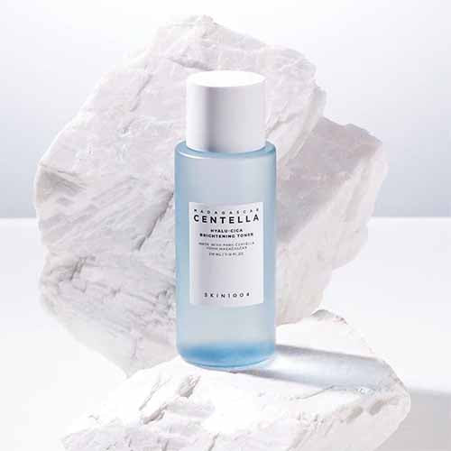 SKIN1004 Madagascar Centella Hyalu-Cica Brightening Toner - 210ml